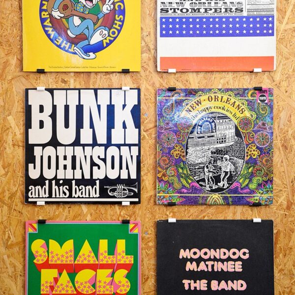 Support Mural Vinyle "Symétrie" - Kit 4 pièces - Fixation Disque 33T invisible - Fabriqué en France