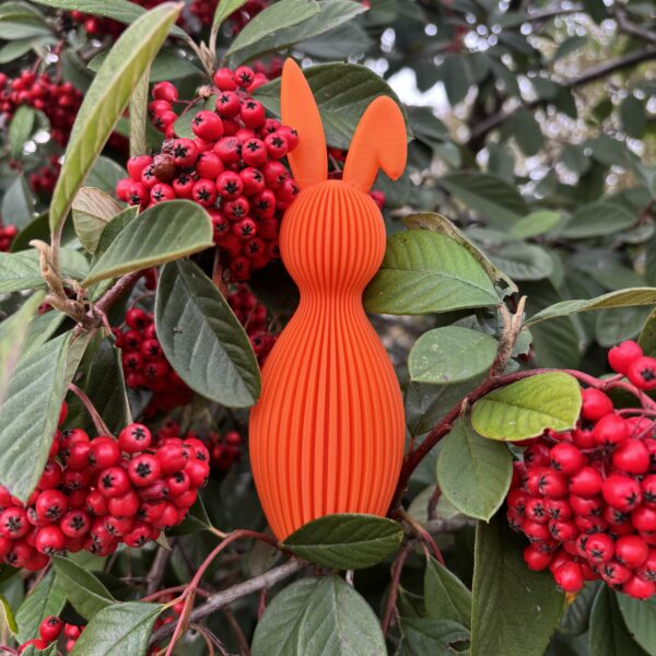 Le Bunny "Coquin" : La Figurine Rigolote à l'Oreille Pliée