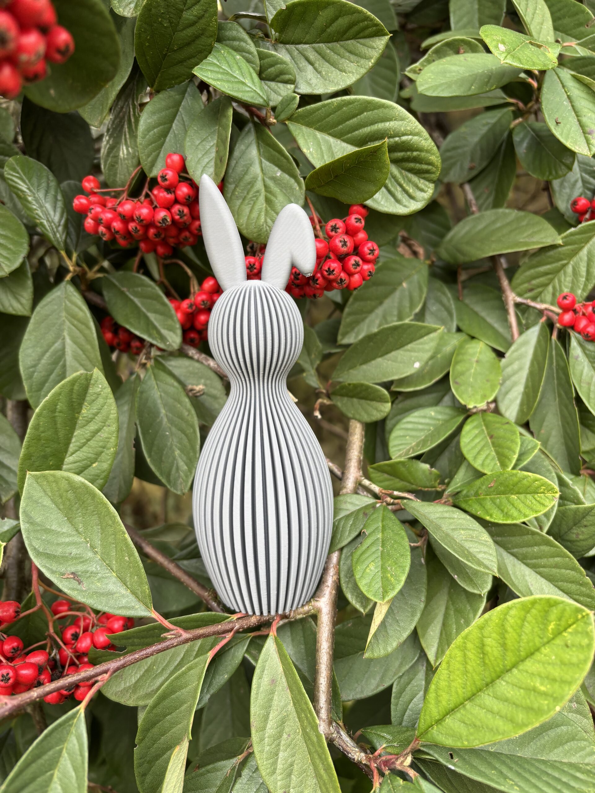 Le Bunny "Coquin" : La Figurine Rigolote à l'Oreille Pliée – Image 2